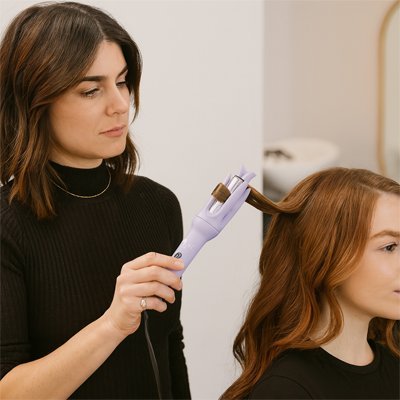 boucleur chez coiffeur